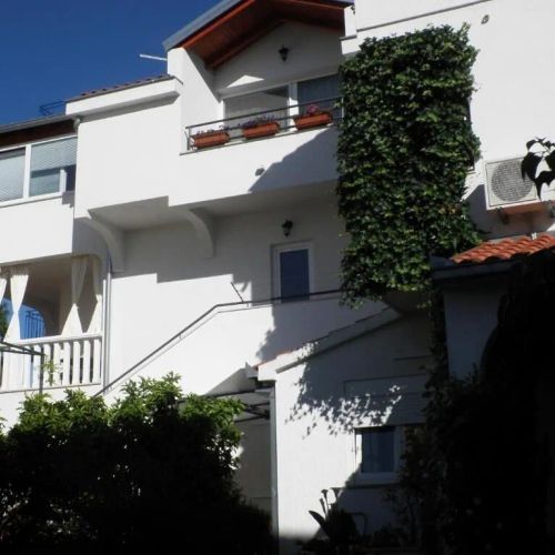 Apartments By The Sea Primošten - 19232