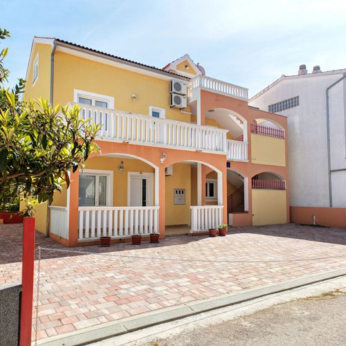 Apartmanok Parkolóhellyel Vodice - 19577