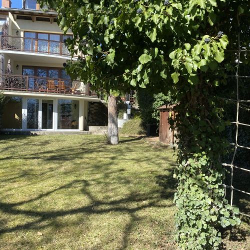 Hilltop Wellness Villa Pécs – Pécs, Ungaria