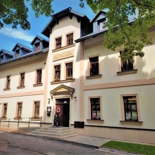 Hotel Poutní dům Králíky – Králíky, Czechy