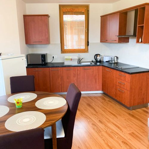 Hunor Napsugár Apartman Balatonlelle – Balatonlelle, Ungaria