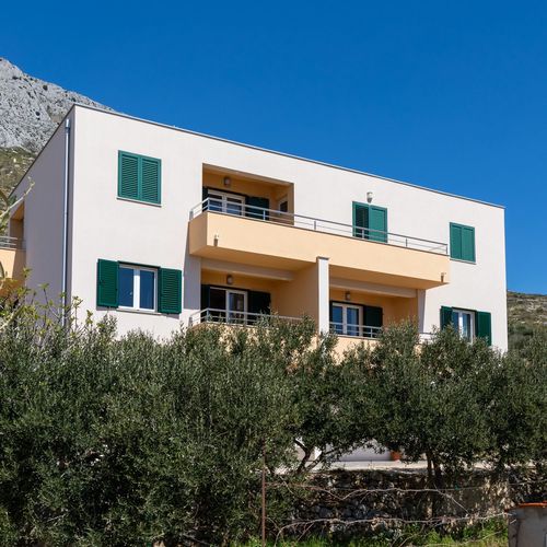 Apartmanok Parkolóhellyel Dugi Rat, Omis - 19516 Dugi Rat