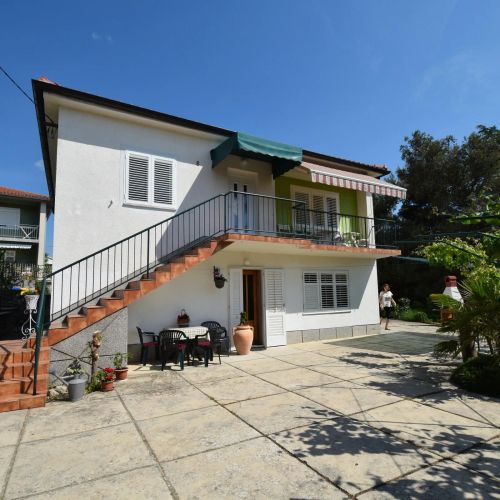Apartments With Parking Space Krk - 20429