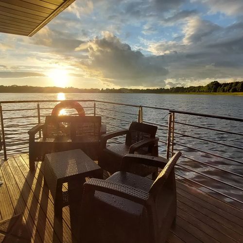 Domki na wodzie Topiko Czarter - Leśna Przystań