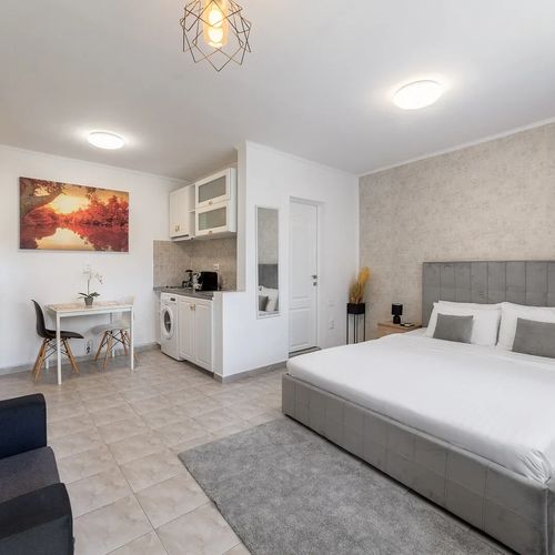 Downtown Victoria Studios București