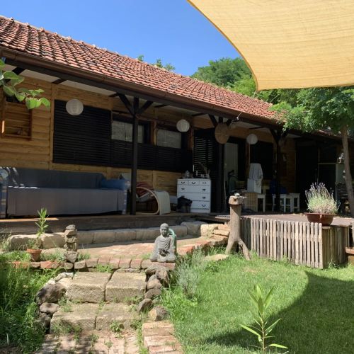 Gong Faház*** Eger – Eger, Węgry