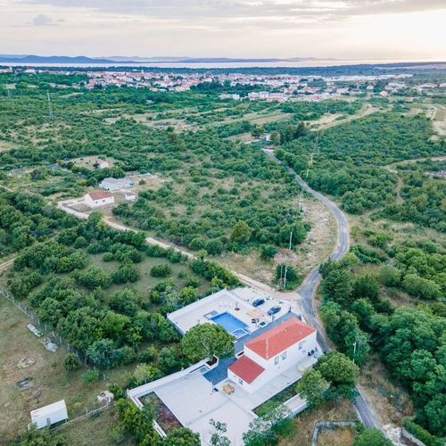 Nyaralóház Medencével Zadar - 21414