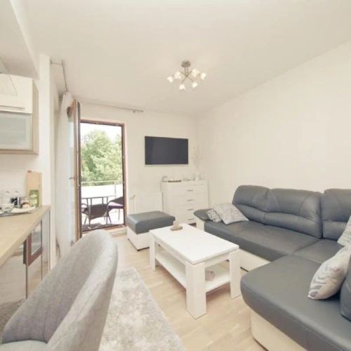 Słoneczny apartament z dużym tarasem tuż przy lesie – Ełk, Polska