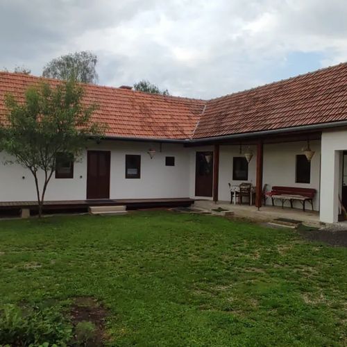 Cabana Becze Lăzarea