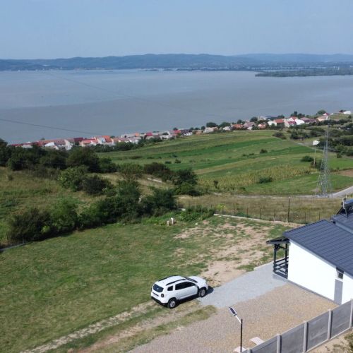 Panoramic House Coronini – Coronini, România