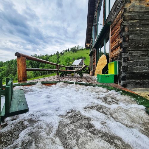 Cabana Emoția Munților Fericet – Fericet, România