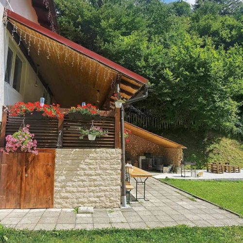 Di&D House Bănița – Comuna Băniţa, România