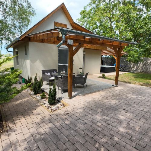 Apróka Relax Vendégház Balatonlelle – Balatonlelle, Ungaria