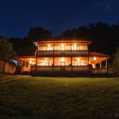 Casa Lila Colți