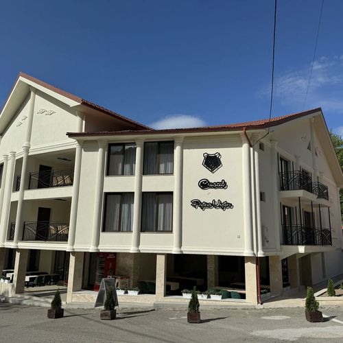Conacul Peștera Urșilor Chișcău