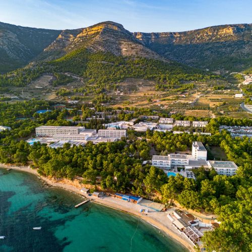 Bluesun Hotel Holiday Village Bonaca Bol  – Comuna Bol, Croația