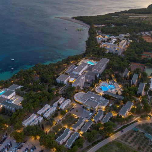 Bluesun Hotel Holiday Village Bonaca Bol  – Comuna Bol, Croația