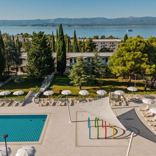 Bluesun Hotel Holiday Village Bonaca Bol  – Comuna Bol, Croația