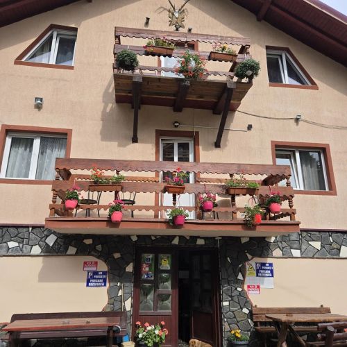 Vila Două Minuni Bușteni – Buşteni, Rumunia