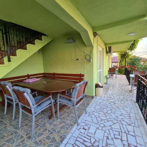 Casa Bianca 2 Mai – 2 Mai, Rumunia