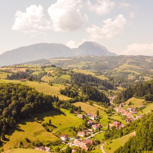 Casa din Livada Poiana Mărului – Poiana Mărului, România