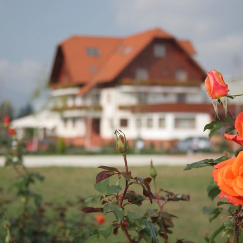 Hotel Garden Club Brașov
