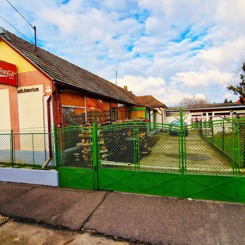 Hazavárlak Apartman Decs