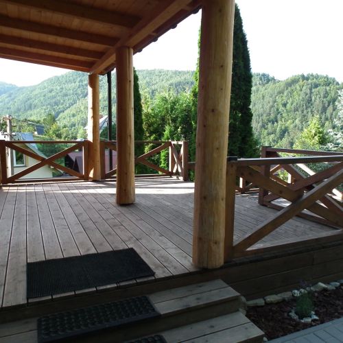 Domek Drewniany w Gorcach – Ochotnica Dolna, Polska