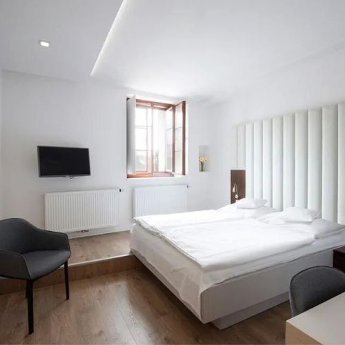 Hotel 100 Pardubice – Pardubice, Česká republika