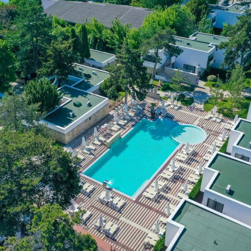 Mera Resort Venus