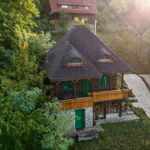 La sat - Mândră Ioană Bertea