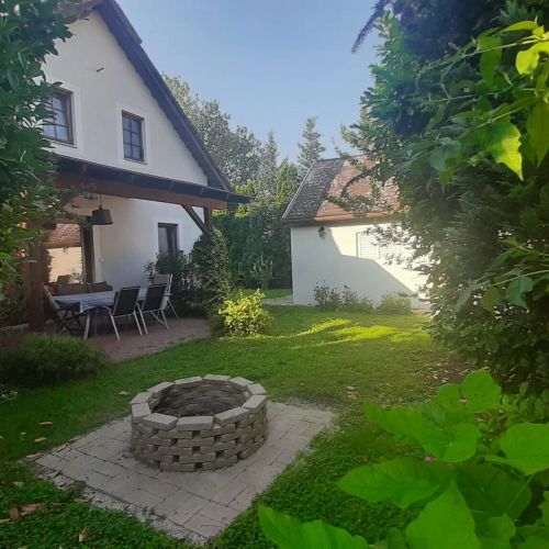 Nádtetős Apartman Fonyód – Fonyód, Maďarsko