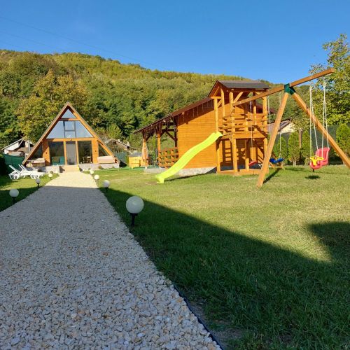 Cabana A-frame Nis Coțofenești – Coțofenești, România