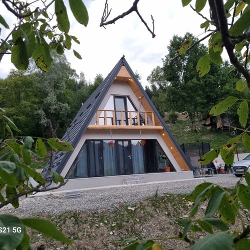 Cabana Liniștea Munților Trăisteni