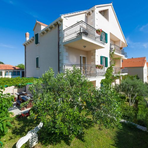 Apartments Villa Vallum Bol