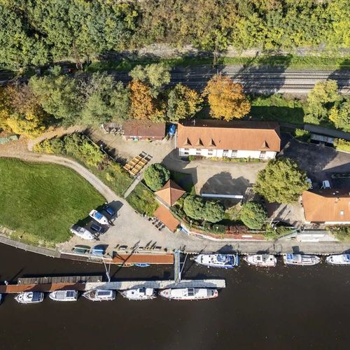 Marina Vltava Nelahozeves II