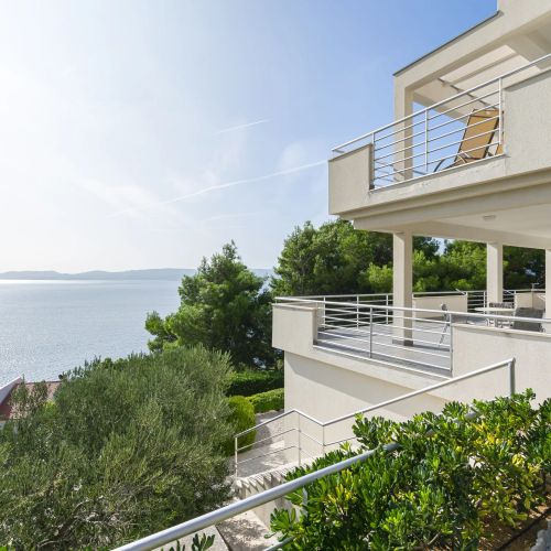 Apartments Olive sea view Mimice