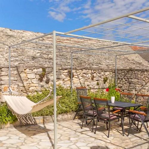 House MG Skradin