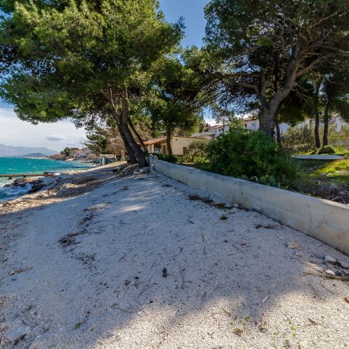 Apartment Mare Arbanija