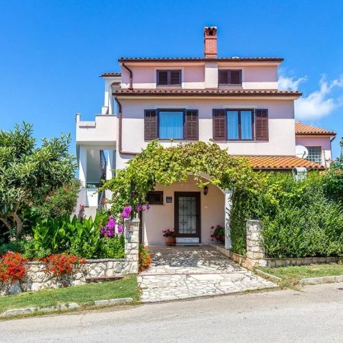 Casa Winny Banjole