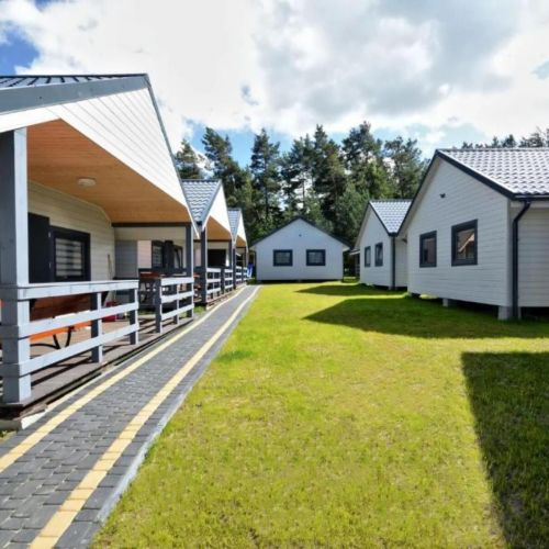 Domki Letniskowe Bursztynowo Ostrowo – Ostrowo, Polonia