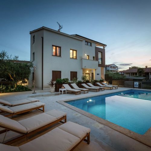 Apartment Residence Mala 1 s bazenom i whirlpool-om Funtana