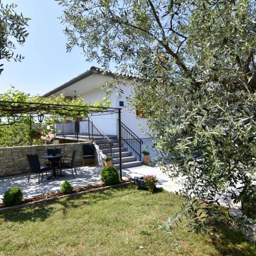 Apartments With Parking Space Bašanija, Umag - 20522 Bašanija