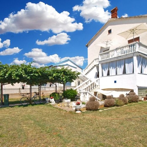 Apartments With Parking Space Fažana - 20637