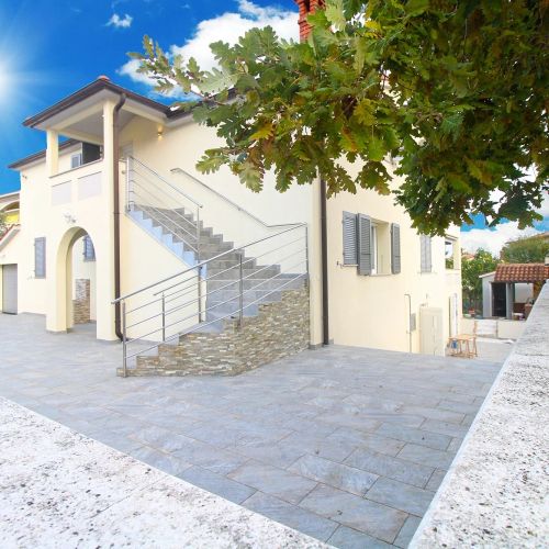 Apartments With Parking Space Pula - 20794