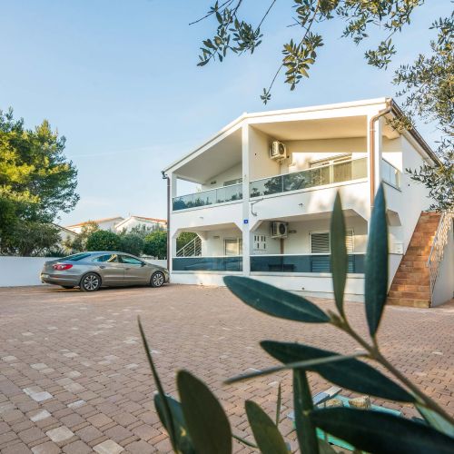 Apartments With Parking Space Vir - 20799