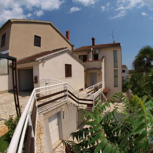 Apartments With Parking Space Pula - 20809