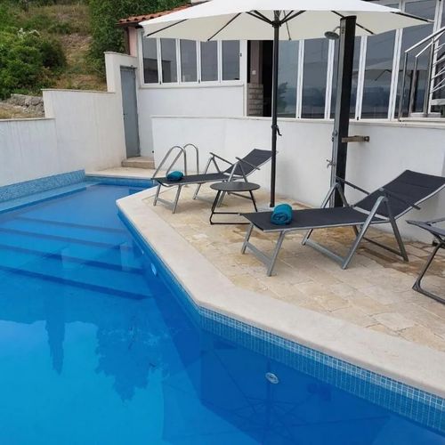 Apartmanok Családok Részére Medencével Marusici, Omis - 21377 Marušići