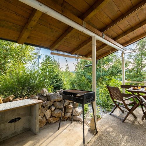 Apartments With Parking Space Njivice, Krk - 21769 Njivice