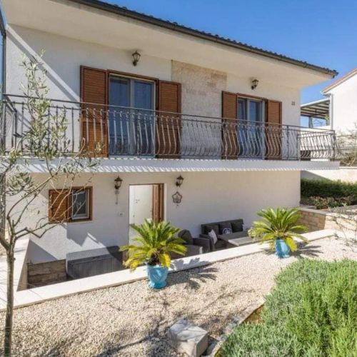 Apartments With Parking Space Pula - 22308